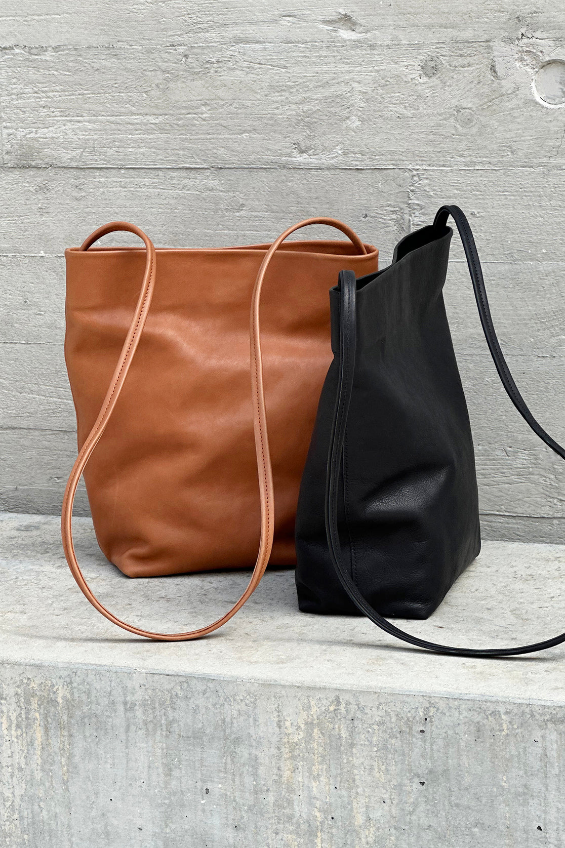 SKINNY STRAP TOTE