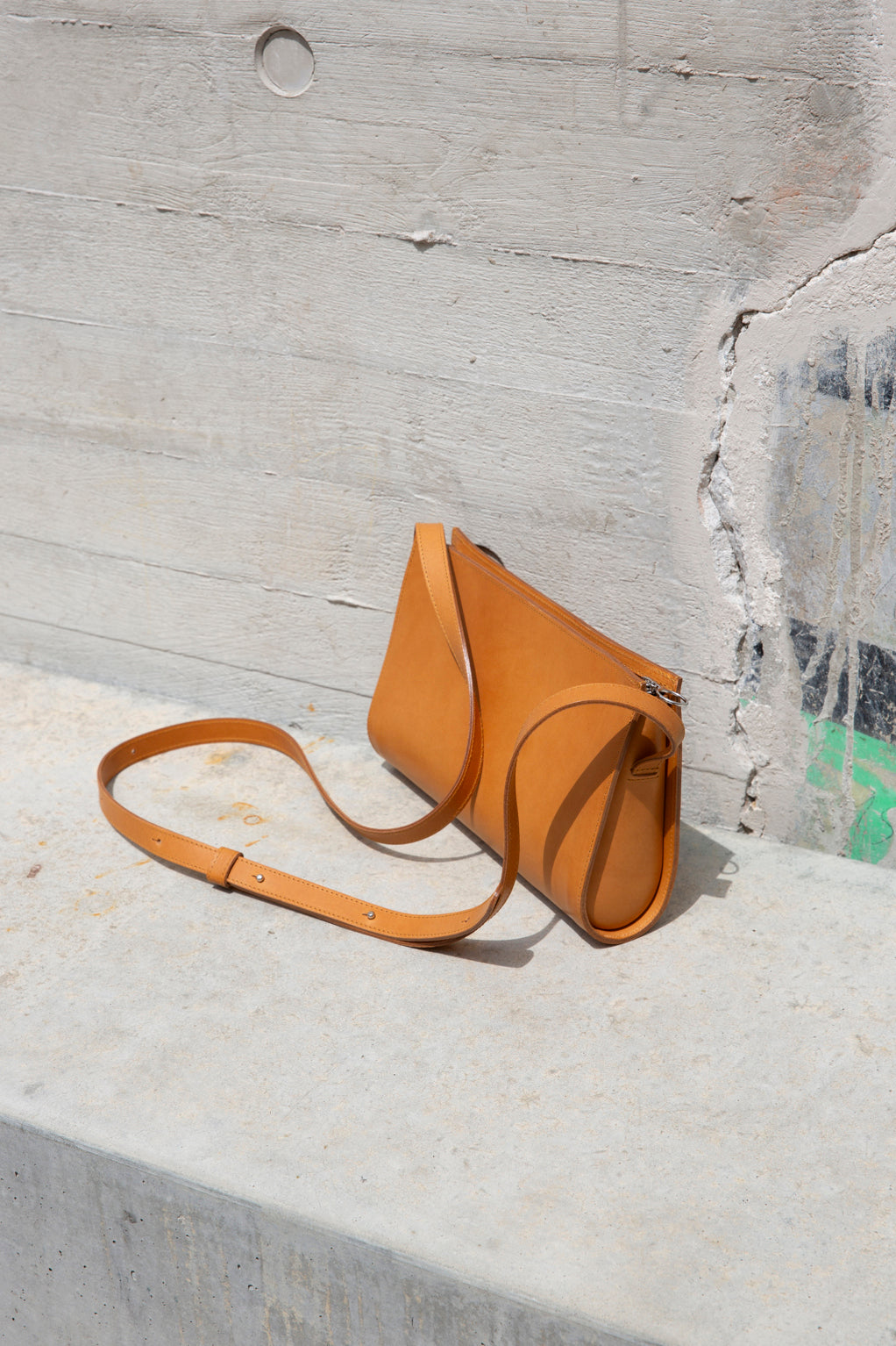 TEARDROP CROSSBODY