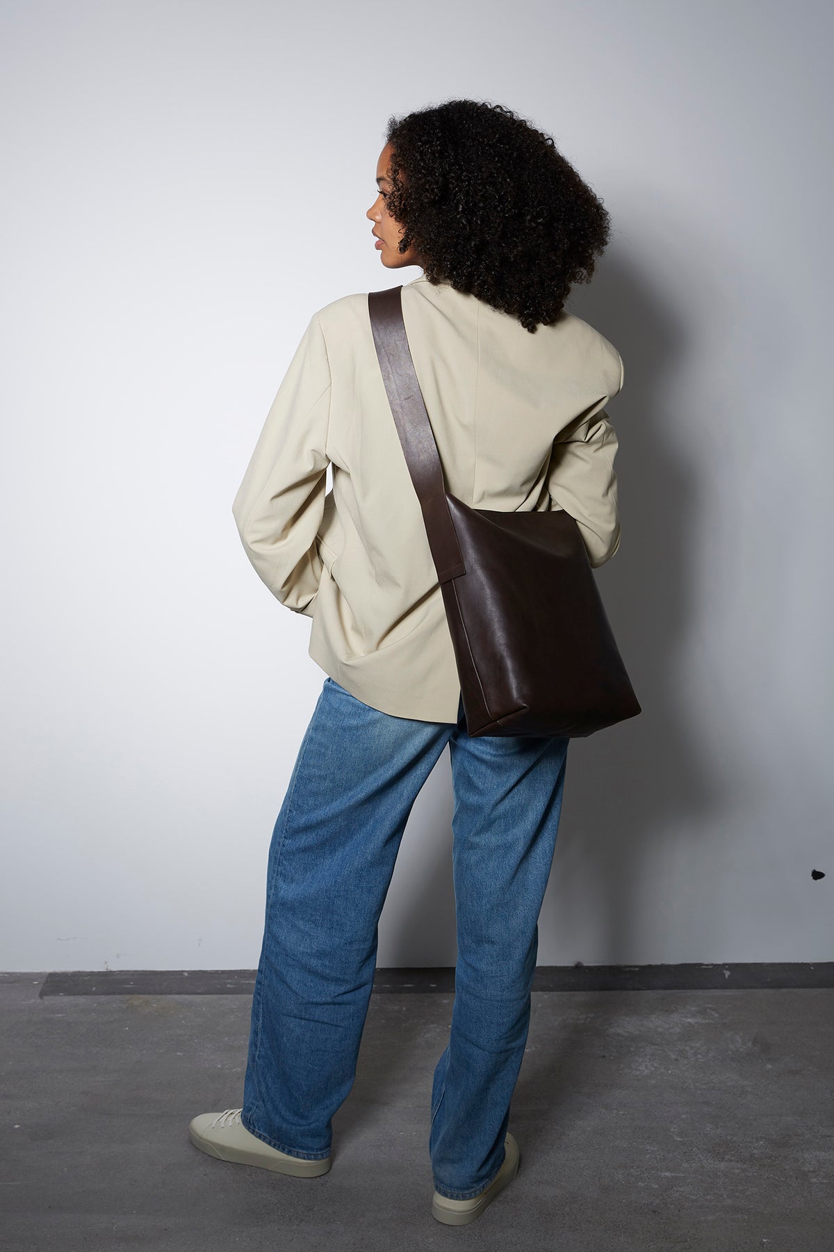 BOLD STRAP CROSSBODY