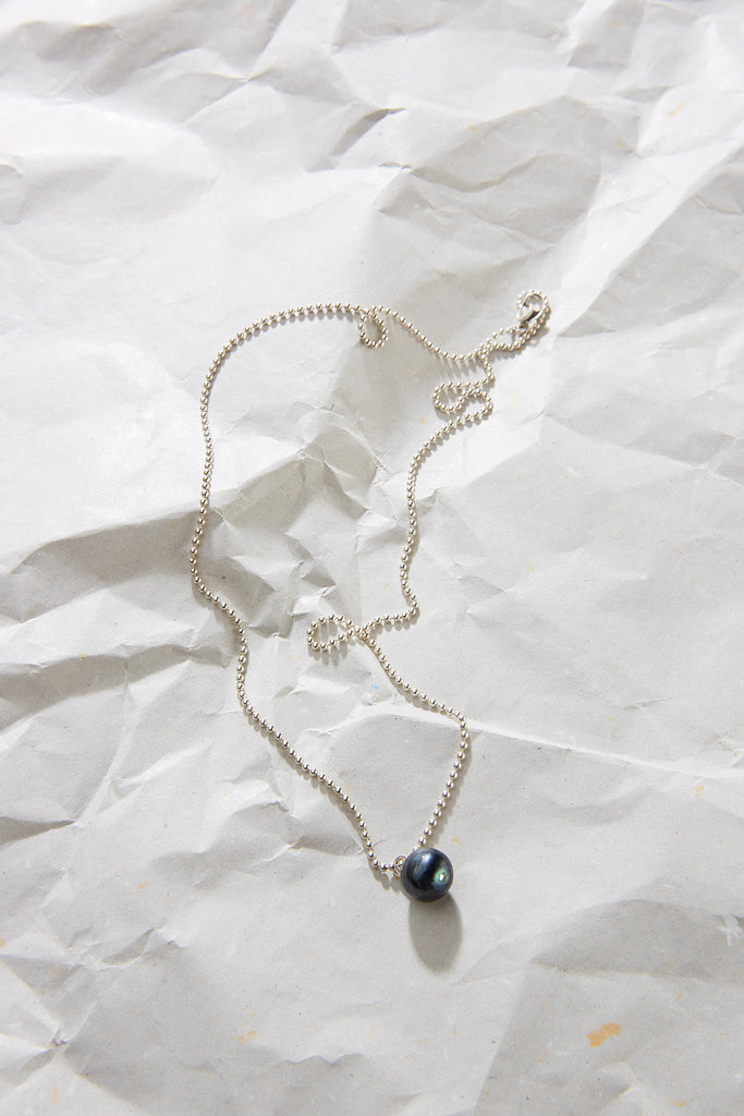 Large black hotsell pearl necklace