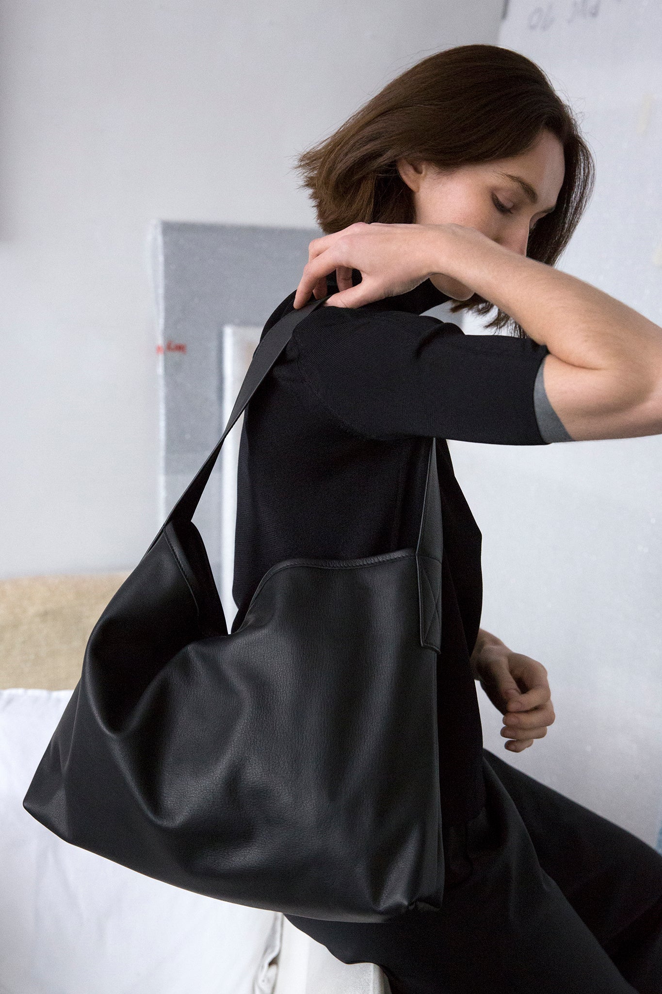 Soft leather bag without hardware in wine.