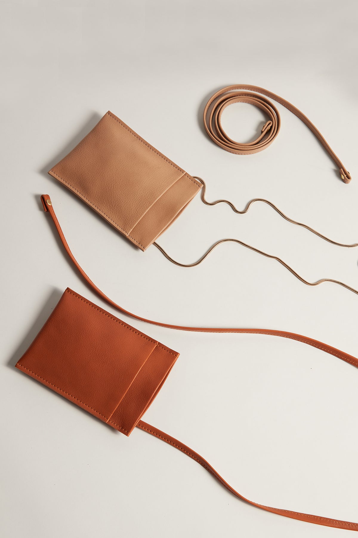 CROSSBODY CELLPHONE CASE