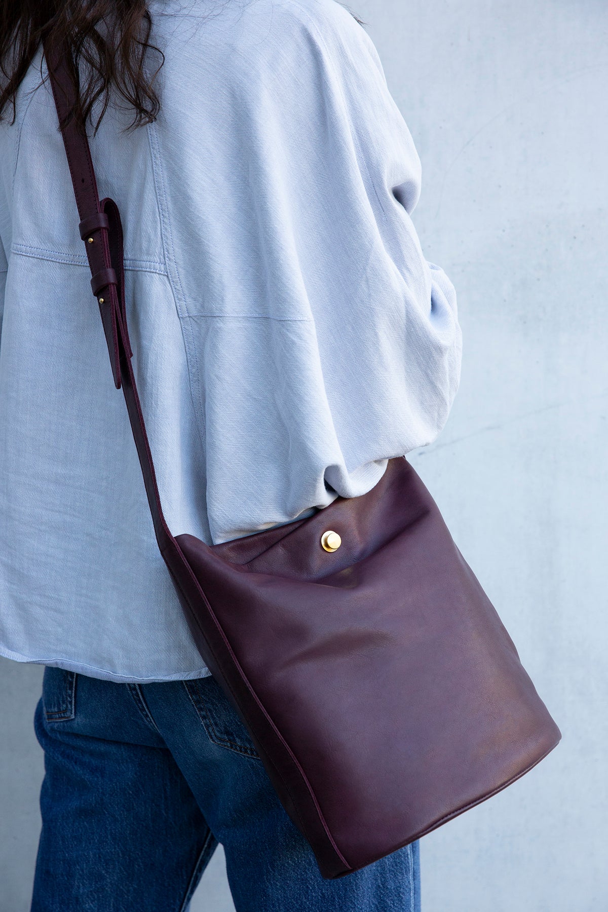 BUTTONED BUCKET BAG